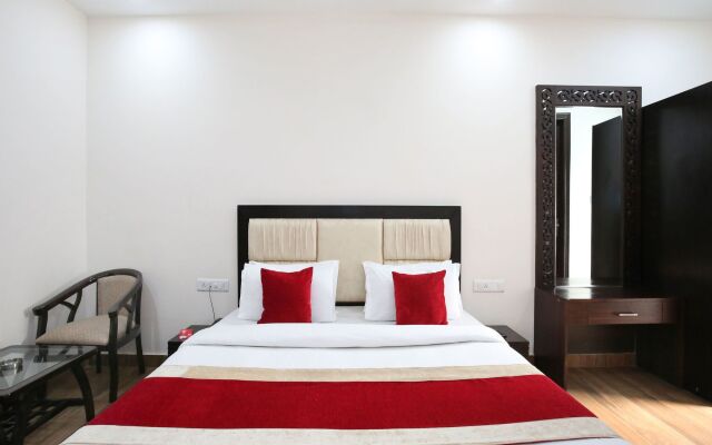 OYO 10027 Hotel Red Petal