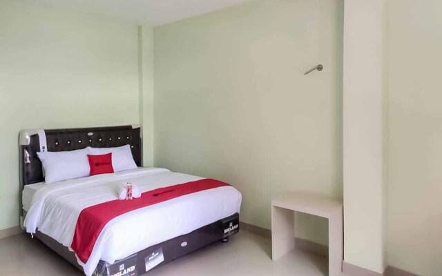 RedDoorz near Taman Wisata Alam Punti Kayu Palembang 2