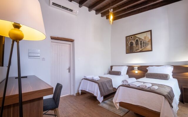La Regina Veneziana Guest House & Cafe