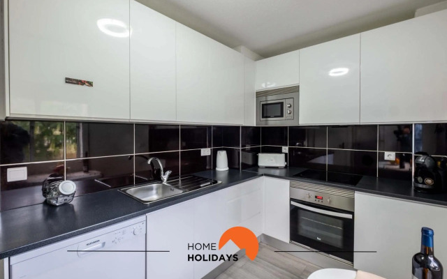 #002 Amazing Apartment Next City Center,Beach