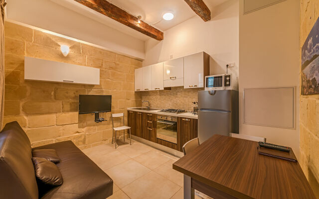Tritoni harbour suites