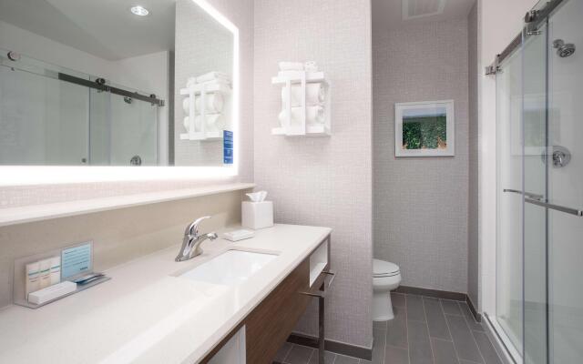 Hampton Inn & Suites Watsonville