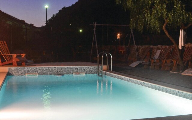 Beautiful Home in Omis With Wifi and 8 Bedrooms