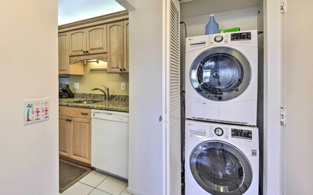 < 1 Mi to Siesta Key Beach: Condo w/ Pool