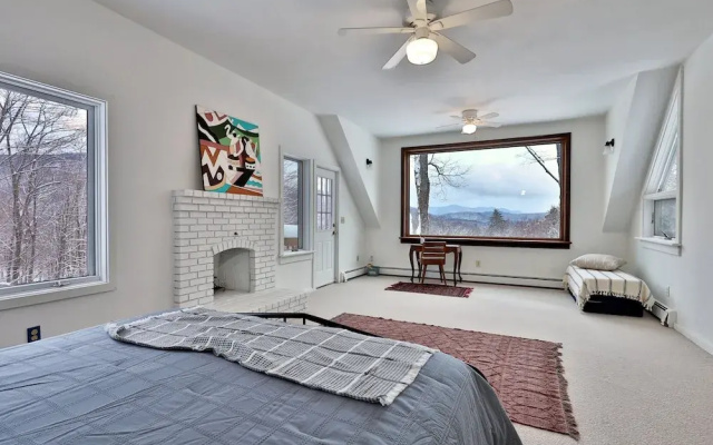 Mountainview Escape 4 Bedroom Home
