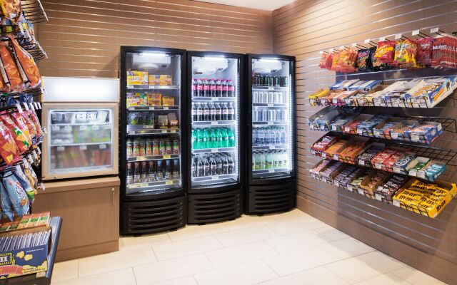 Holiday Inn Express & Suites Kingdom City by IHG