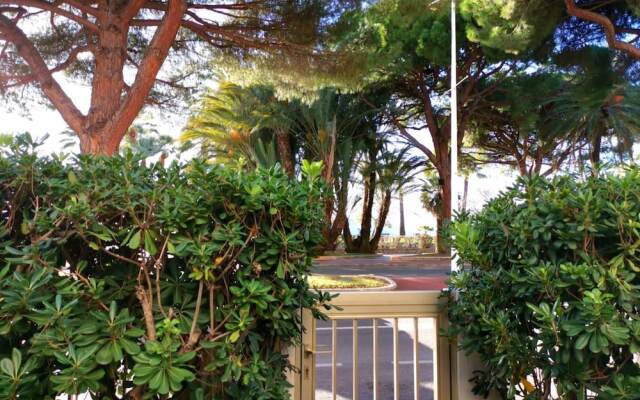 VANEAU Incroyable appartement avec jardin et vue mer