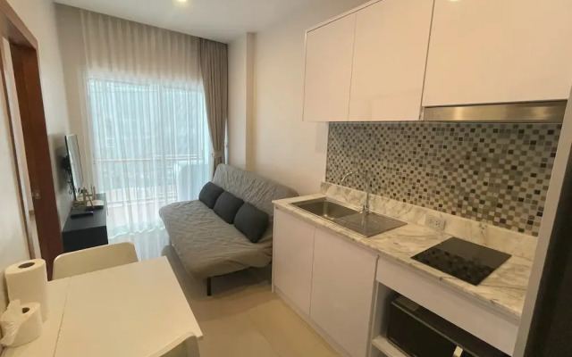 Apartment at Palmetto Condo by Lofty