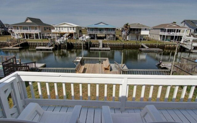 Do-little Dock 3 Bedroom Home by RedAwning