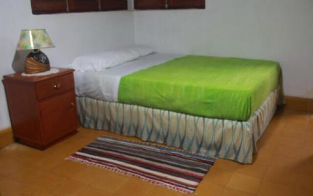 Colonial Hostel & Camping