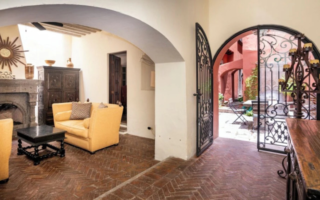 Centro 3BR Home Steps to La Parroquia