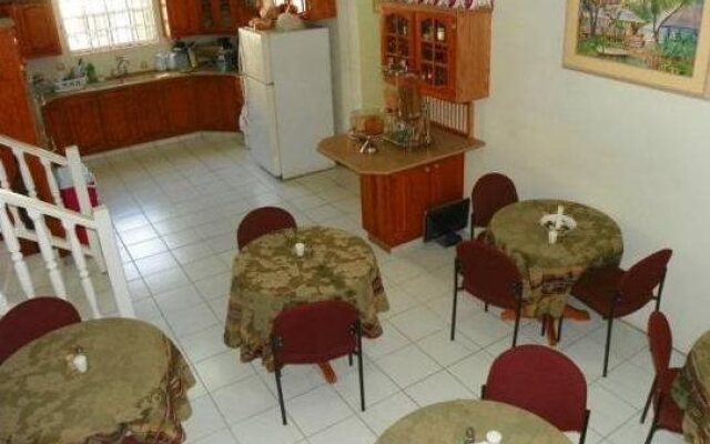 Emerald Ridge Guest House