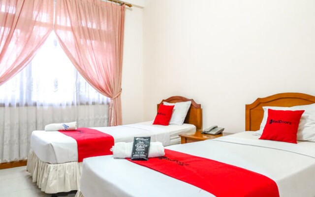 RedDoorz Plus near Brawijaya Museum