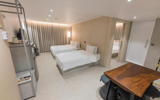 Hotel The Grang Seogwipo