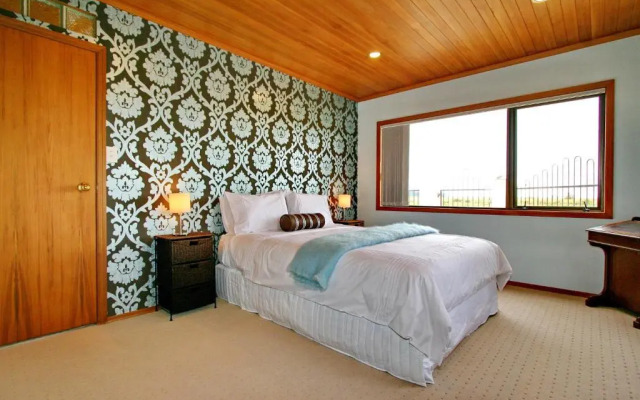 Absolute Beachview B & B