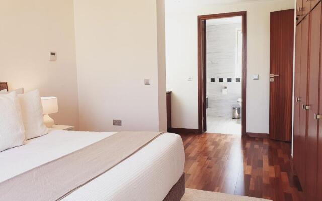 Phaedrus Living: Amorosa 13 Beachside Villa
