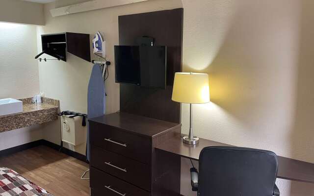 Travelodge by Wyndham Holland/Toledo