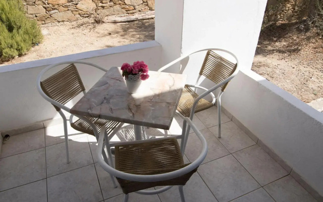 Armadoros Hotel Ios Backpackers