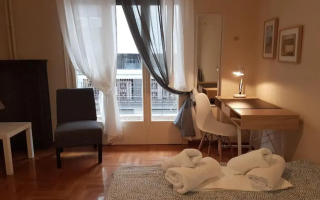Begonia-Athens Center, 6 BD, 2,5 BATH