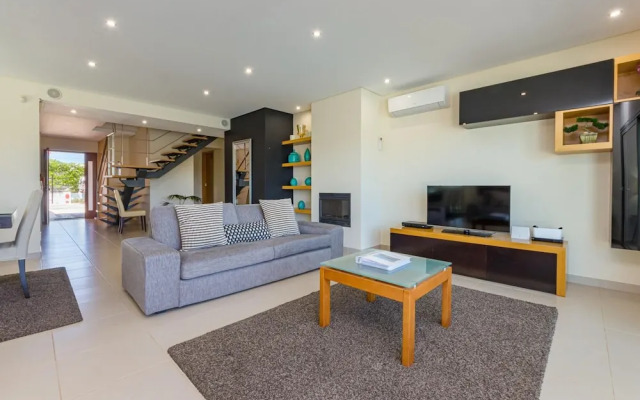 Maria in Albufeira With 6 Bedrooms and 5 Bathrooms