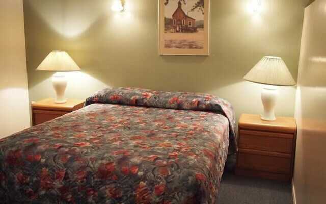 Whale's Tail Guest Suites