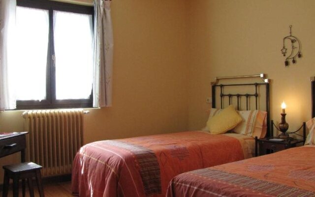 Hostal Huartearena