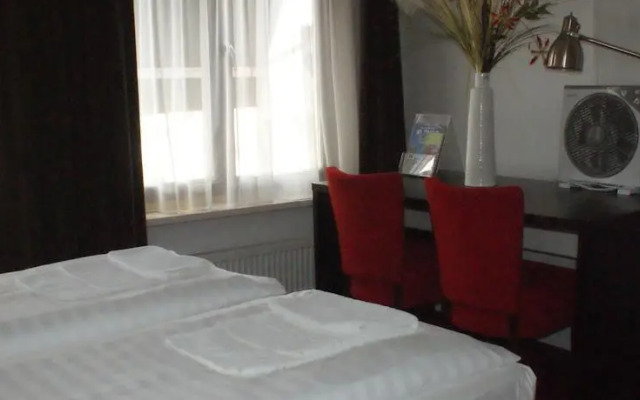 Rumors Hotel Bar & Cuisine