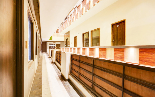 Super Townhouse Haibowal Chowk Near DMC