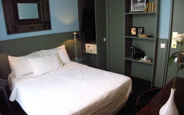 The Walled off Hotel Paris