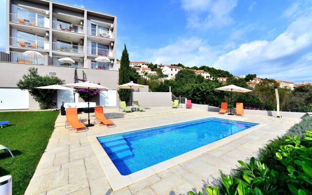 BRETIA apartments & more