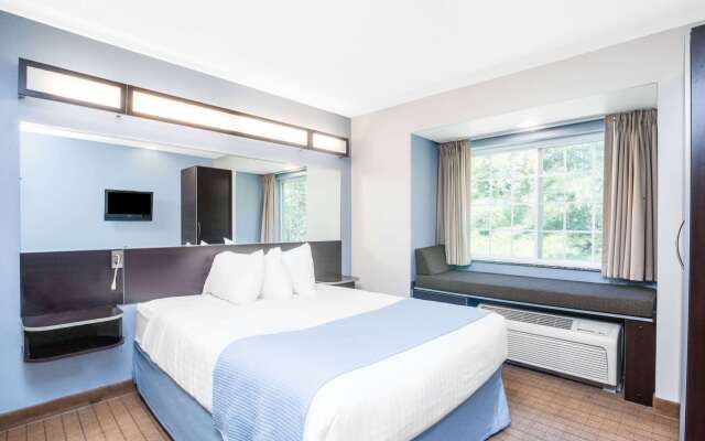 Microtel Inn & Suites by Wyndham Bath
