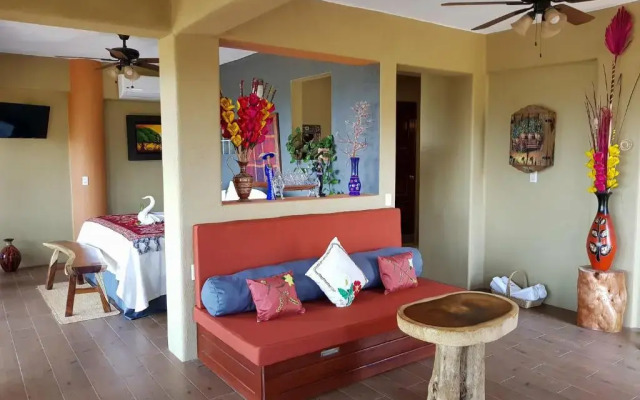 Casa Arcoiris Zihuatanejo