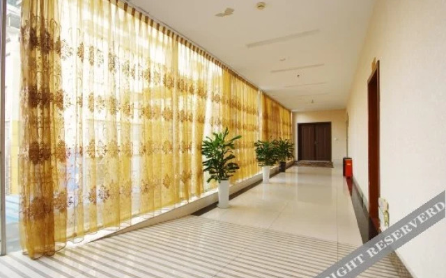 Chengzhong Blue Sky Hotel
