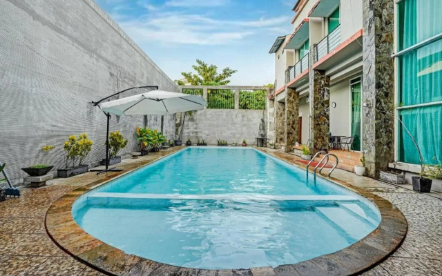 Collection O Padang near Mesjid Raya Syekh Ahmad Al-Minangkabawi formerly Hotel Surya Palace