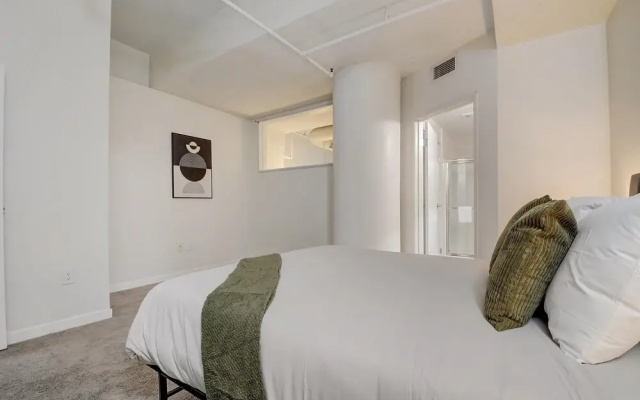 Amazing Downtown 1BR at Historic Block