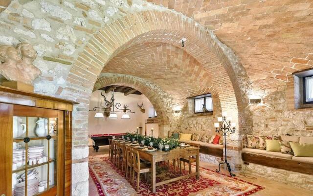 Independent Villa With 12 Beds-villa Aiola