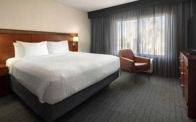 Courtyard By Marriott Palm Springs