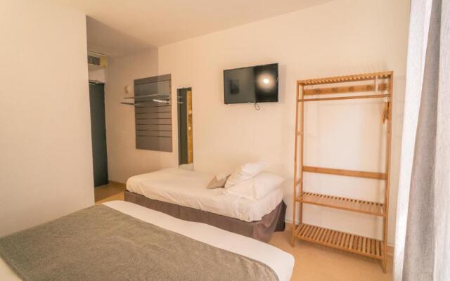 Hotel le president GARE TGV NIMES PONT DU GARD