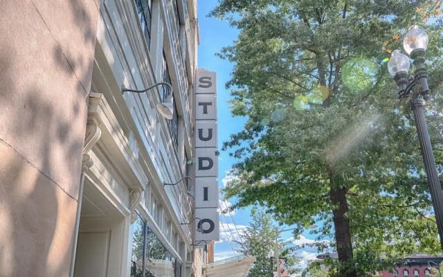 Thomas Circle Apartments by Global