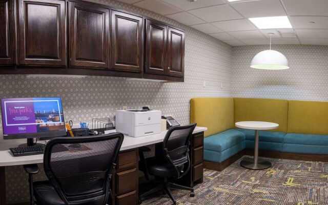 Hampton Inn & Suites Dallas/Lewisville-Vista Ridge Mall, TX