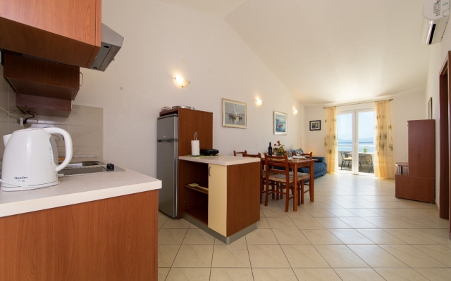 Apartment Ruzica - with sea view: A3 - zuti Igrane, Riviera Makarska