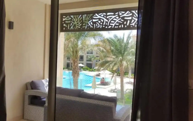 Mangroovy Magic PoolView 1BR in Beachfront Complex