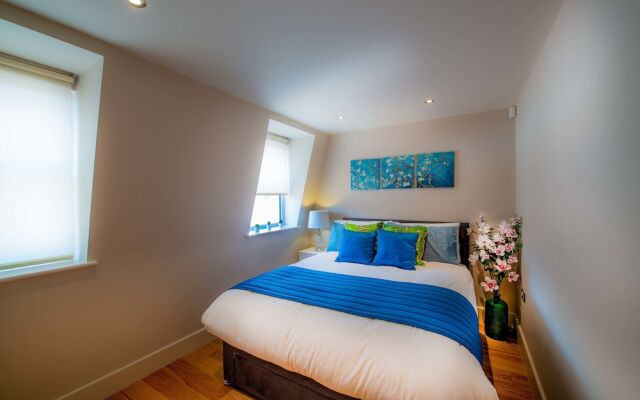 Luxury Central Reading Apartment 1 bed. Satellite TV. Wi-Fi