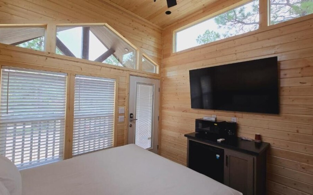 Luxury Cabin with Mountain View 2B