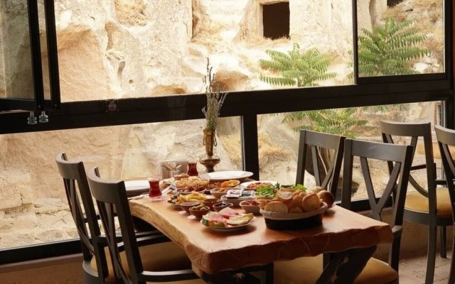 Pome Granate Cave Hotel