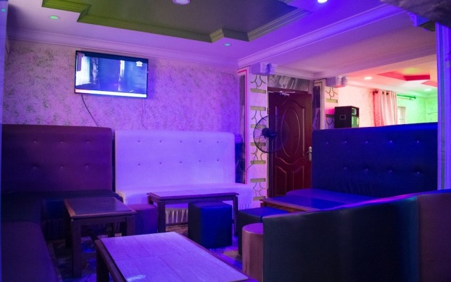 Impex Edge Hotel And Suites