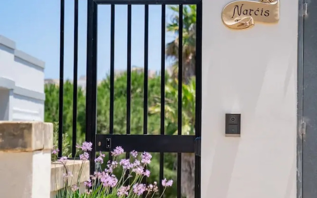 Villa Narcis - 2 Bedroom Villa With Private Pool