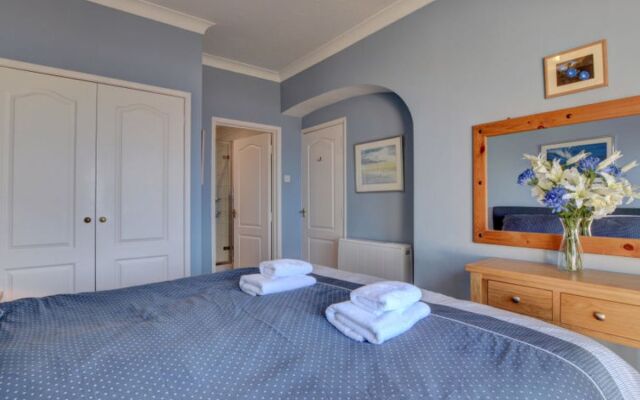 Flat 8 Clifton Court