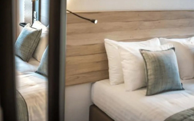 Inter Hotel Le Luy De Bearn