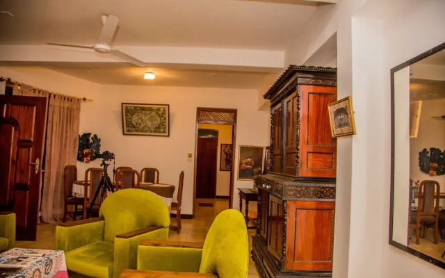 Oyo 467 Lioni Holidays Villa